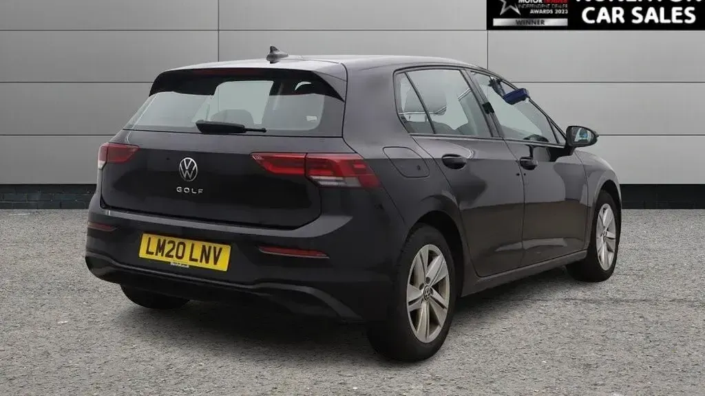 Used VW Golf VII Life 150 HP (110 kW) 2020 Black Hatchback