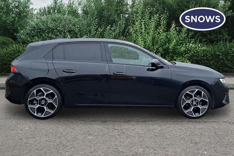 Used Vauxhall Astra Ultimate 130 HP (95 kW) 2025 Black Hatchback