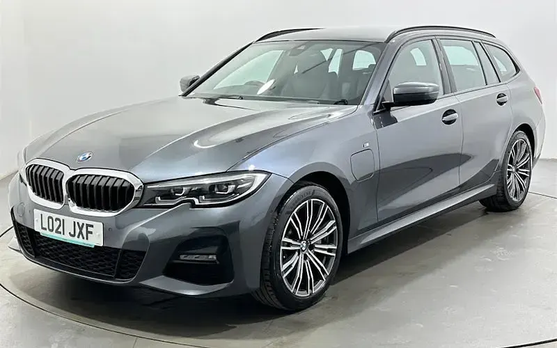 Begagnad BMW 330e M Sport 292 HK (214 kW) 2021 Grå Kombi