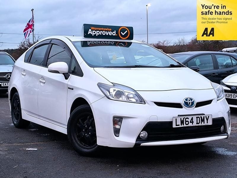 Pearl white Used 2015 Toyota Prius Hatchback | £4,495 (Fair price) - Image 1/4