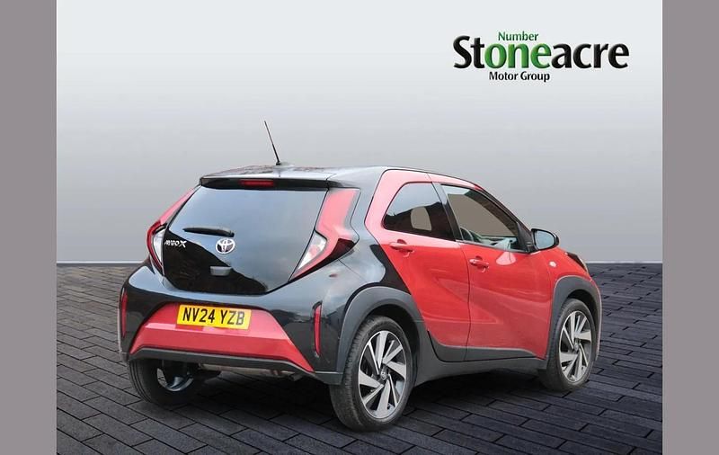 Used Toyota Aygo X 72 HP (52 kW) 2024 Red SUV