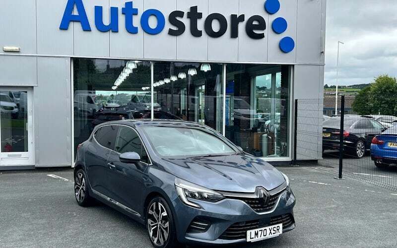 Used 2019 Renault Clio IV Version S Hatchback | £12,415 (A bit pricey) - Image 1/4