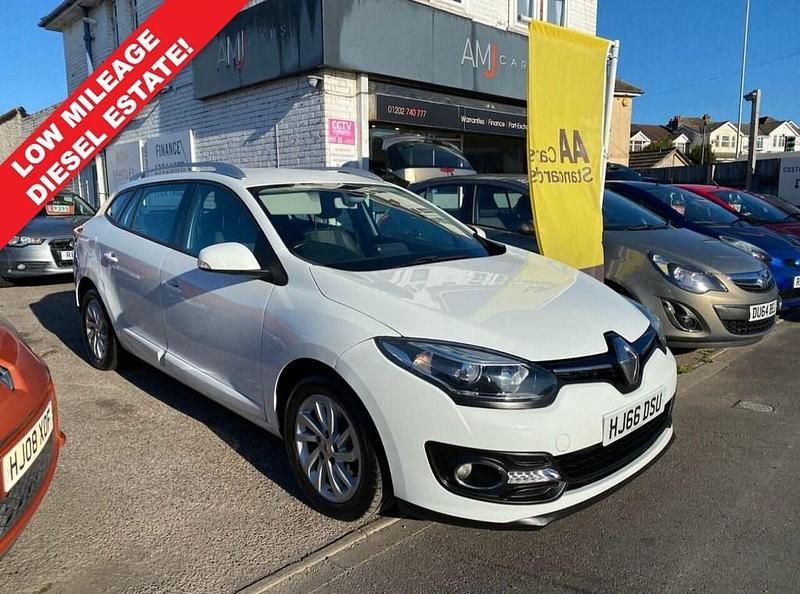 White Used 2016 Renault Mégane GrandTour Dynamique Estate | £6,595 (Good price) - Image 1/3