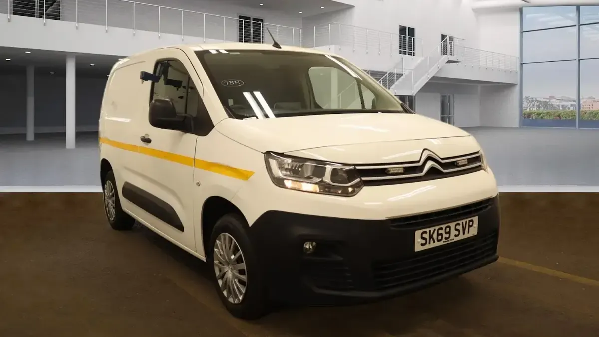 Used Citroën Berlingo 75 HP (55 kW) 2019 White MPV
