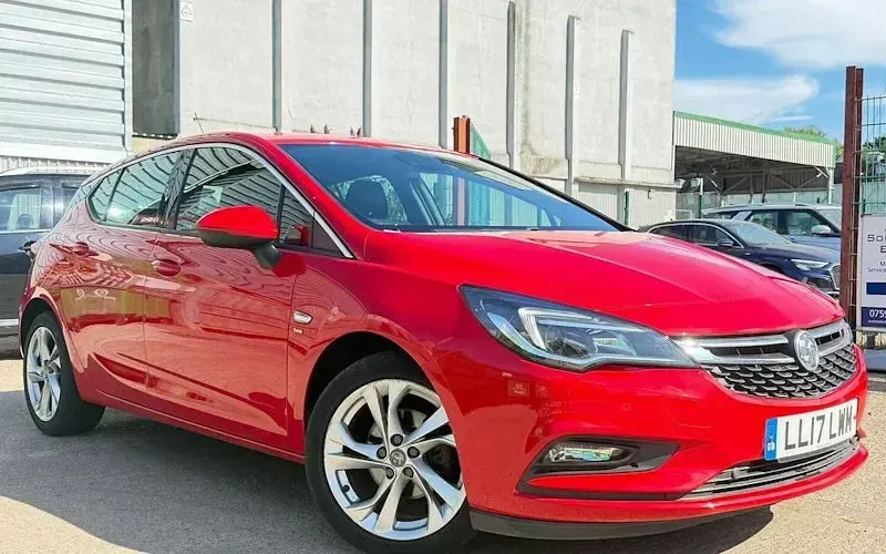 Used Vauxhall Astra SRi 150 HP (110 kW) 2017 Hatchback