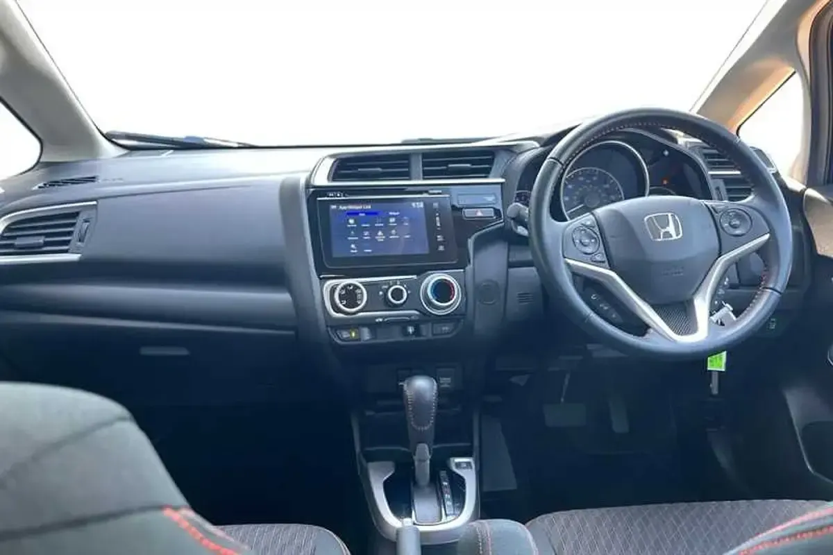 Used Honda Jazz Sport 130 HP (95 kW) 2019 Blue Hatchback