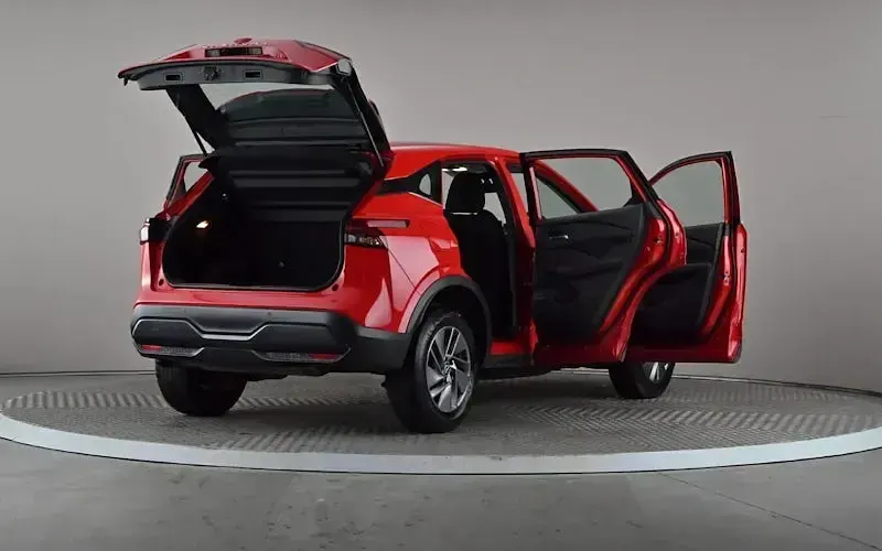 Used Nissan Qashqai Acenta Premium 158 HP (116 kW) 2023 Red SUV