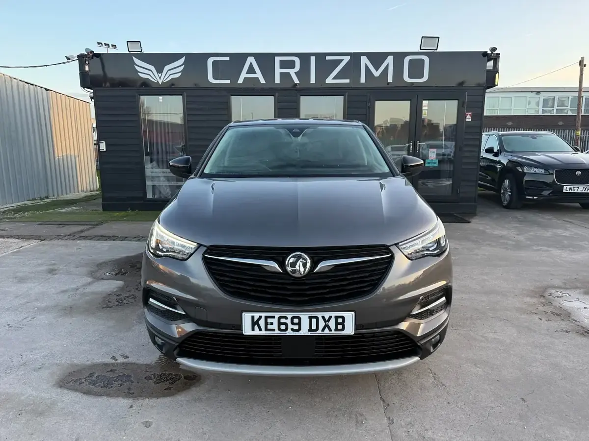 Used Vauxhall Grandland X SRi 130 HP (95 kW) 2020 Grey SUV