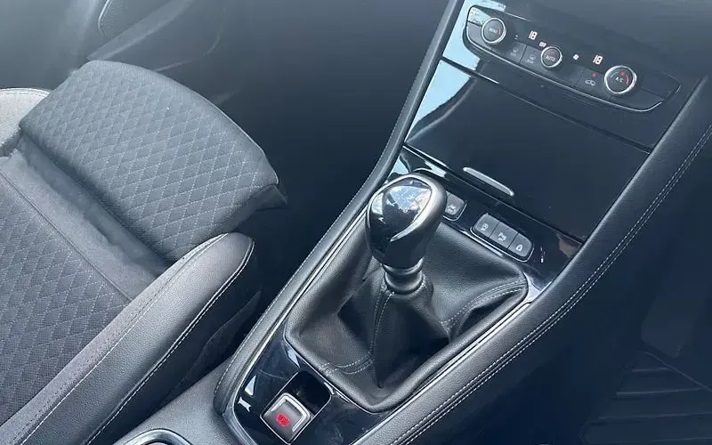 Used Vauxhall Grandland X Sport 131 HP (96 kW) 2019 Grey SUV