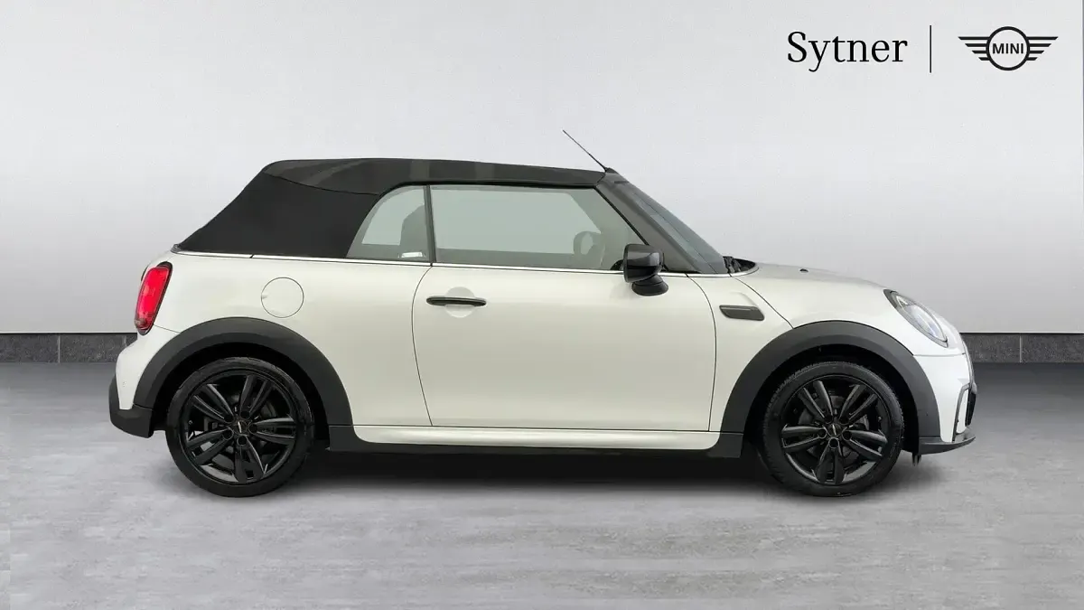 Used Mini Cooper Sport 134 HP (98 kW) 2024 White Hatchback