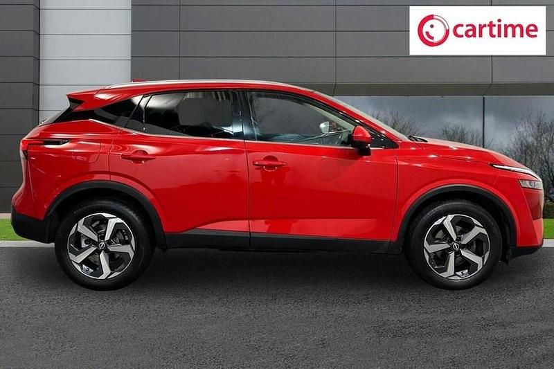 Used Nissan Qashqai N-Connecta 158 HP (116 kW) 2022 Red SUV