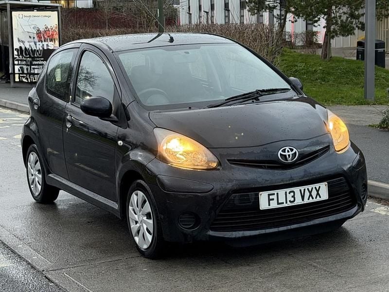 Black Used 2013 Toyota Aygo Hatchback | £2,495 (Fair price) - Image 1/4