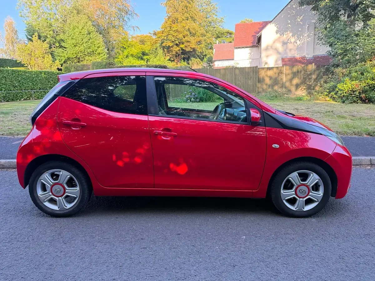 Used Toyota Aygo X-play 69 HP (50 kW) 2017 Red Hatchback
