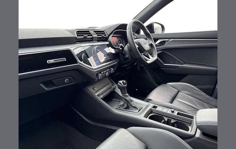 Used Audi Q3 Black Edition 150 HP (110 kW) 2023 Blue SUV