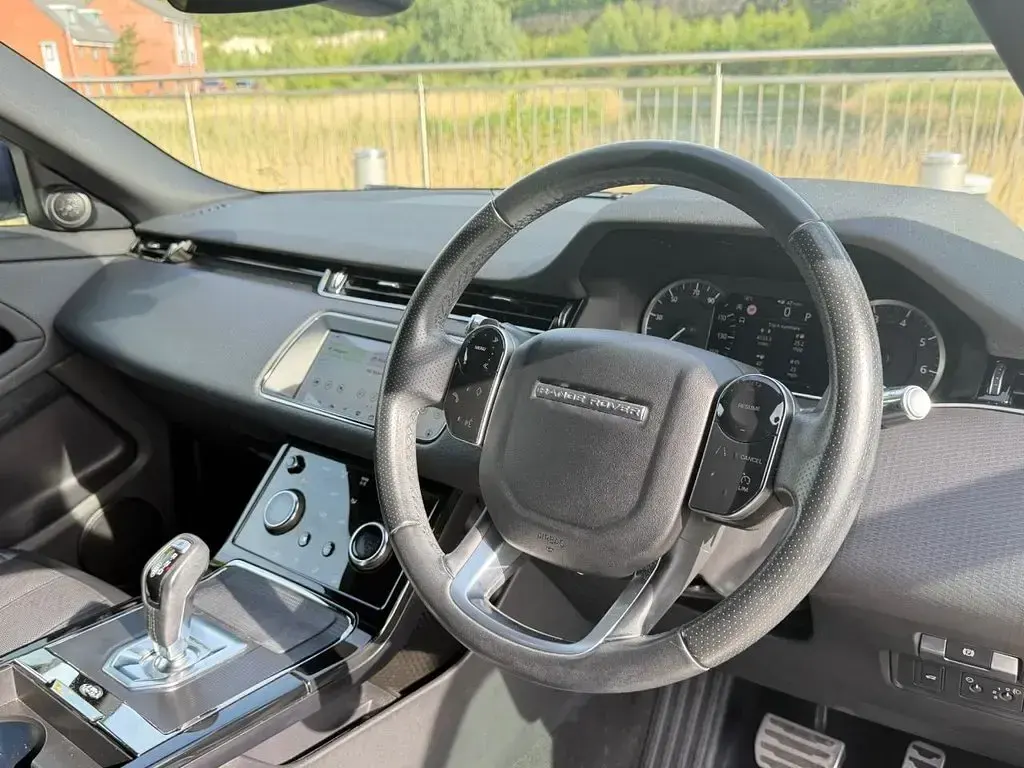 Used Land Rover Range Rover evoque R-Dynamic 200 HP (147 kW) 2020 White SUV