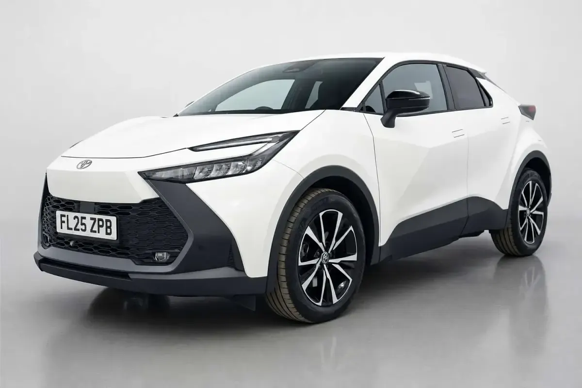 Used Toyota C-HR Design 223 HP (164 kW) 2025 White SUV