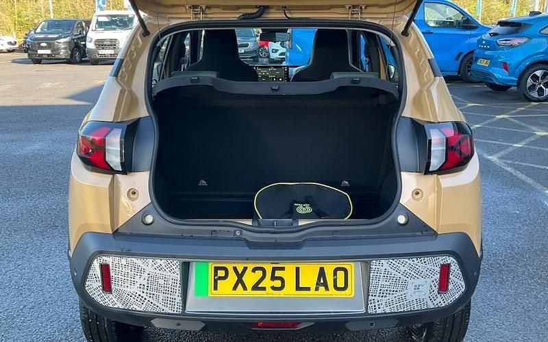 Used Dacia Spring Extreme 47 kW (65 HP) 2025 Beige Hatchback