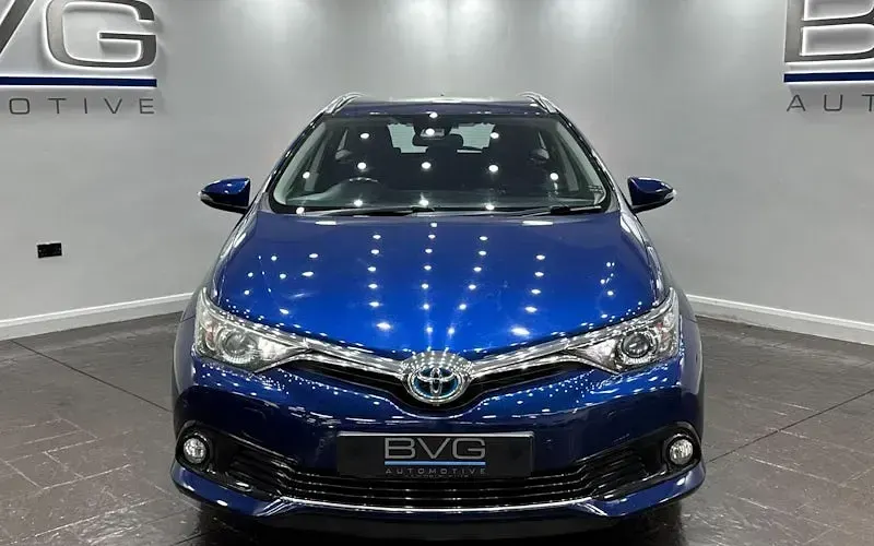Used Toyota Auris Touring Sports Business Edition 136 HP (100 kW) 2017 Blue Estate