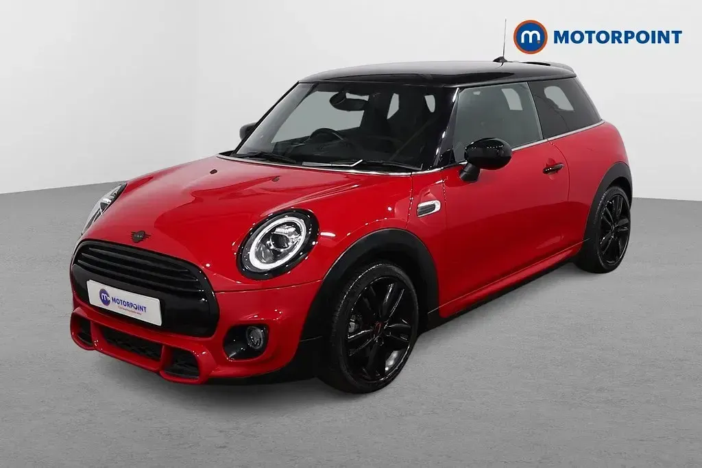 Begagnad Mini Cooper Hatch 2019 Röd Halvkombi
