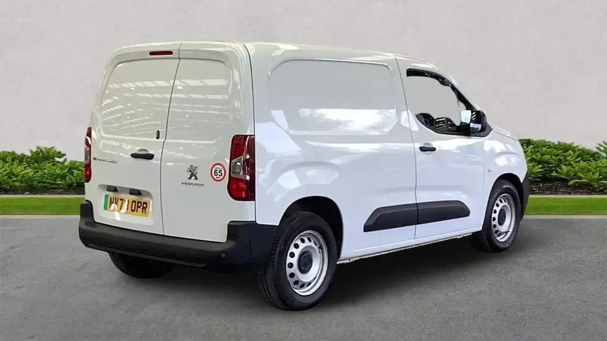 Used Peugeot E-Partner Premium 50 kW (68 HP) 2024 White MPV