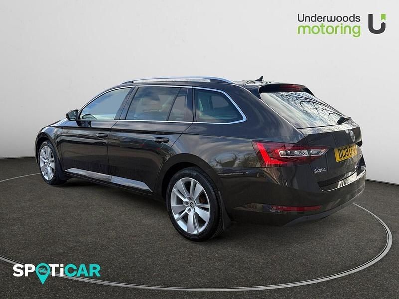 Used Skoda Superb SE L Executive 148 HP (108 kW) 2019 Brown Estate