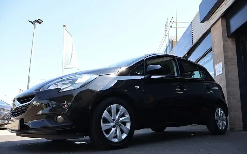 Used Vauxhall Corsa Design Edition 90 HP (66 kW) 2017 Black Hatchback