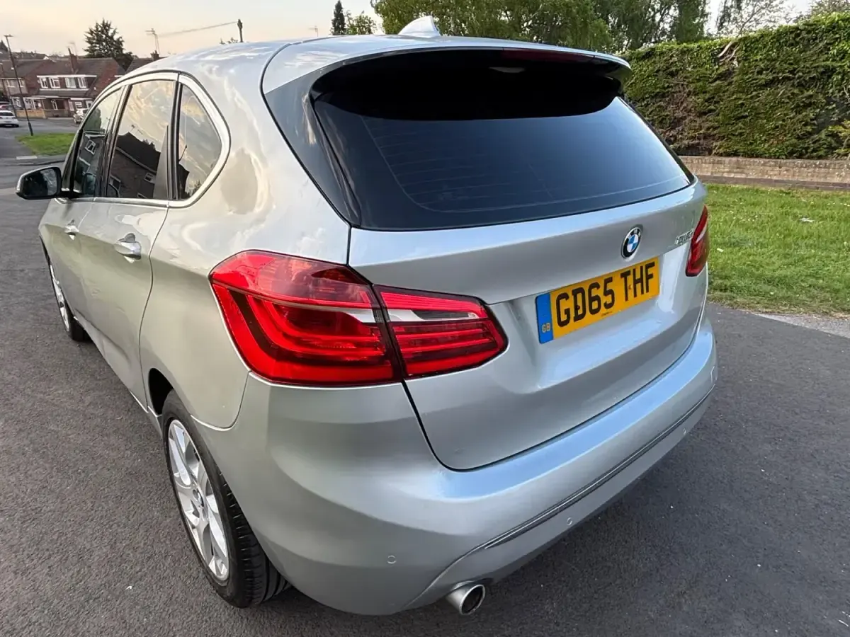 Usado BMW 218 Luxury Line 2015 Plateado Utilitario