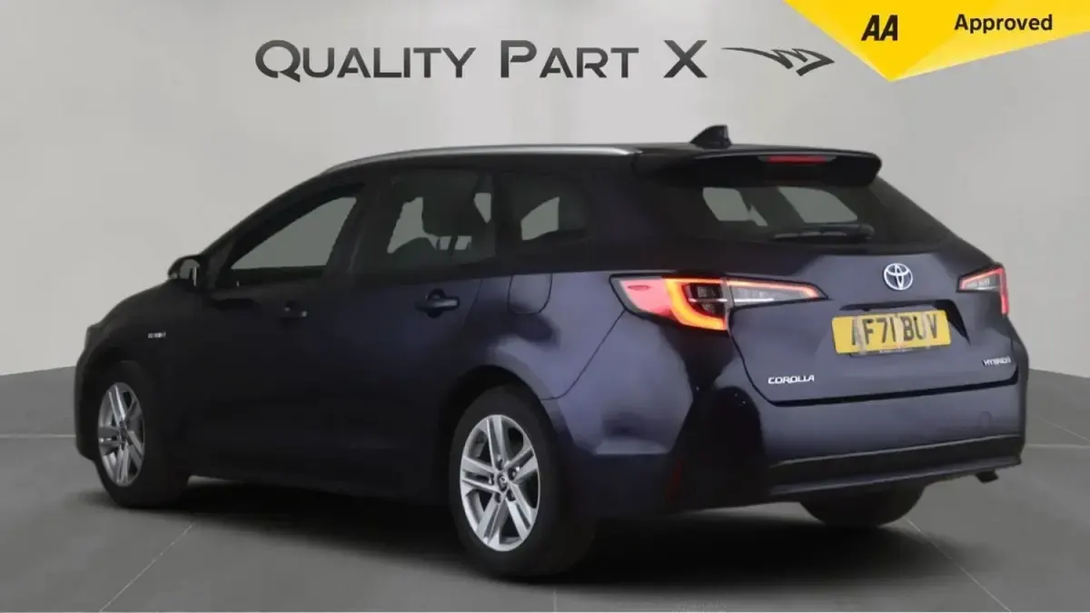 Używany Toyota Corolla 122 KM (89 kW) 2021 Niebieski Kombi