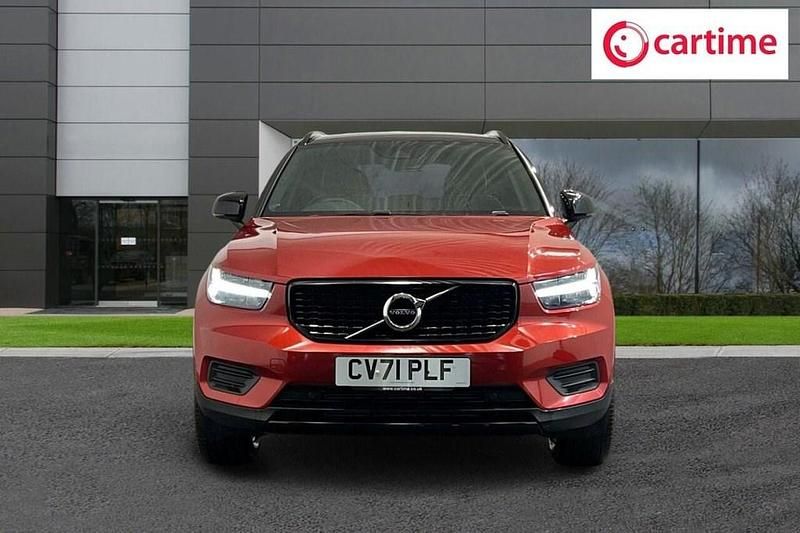 Used Volvo XC40 R-Design 163 HP (119 kW) 2021 Red SUV