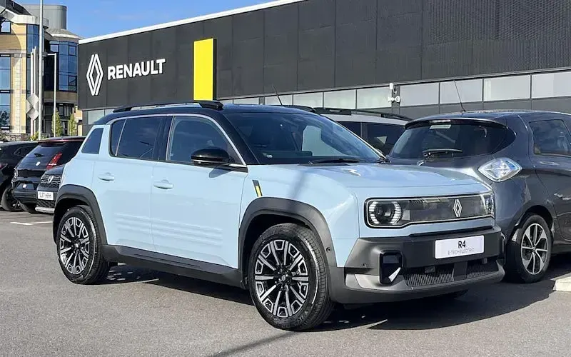Used Renault R4 Iconic 110 kW (150 HP) 2026 Estate