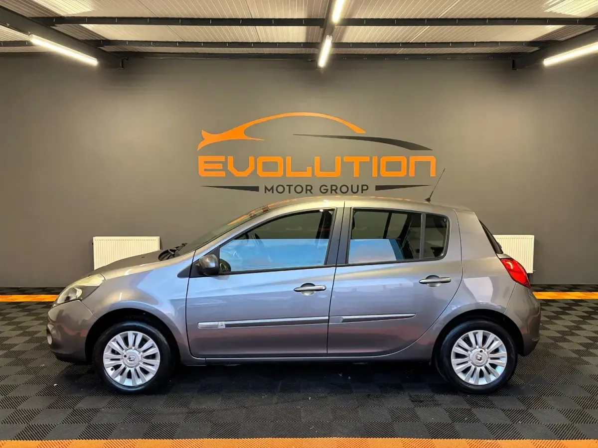 Usado Renault Clio IV Expression+ 2012 Cinzento Citadino