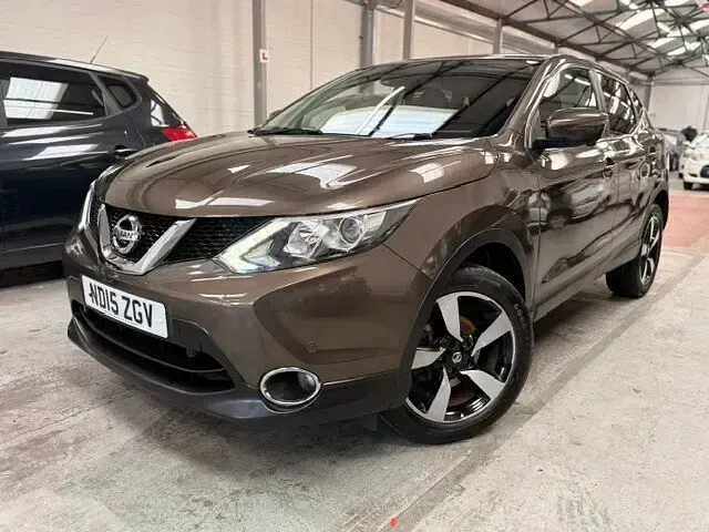 Used Nissan Qashqai N-TEC 163 HP (119 kW) 2015 Beige SUV