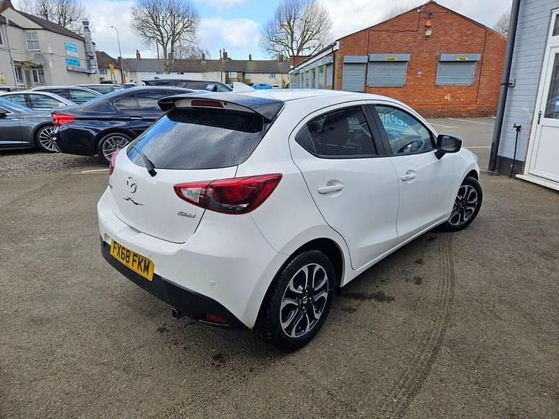 Used Mazda 2 Inclusive 90 HP (66 kW) 2018 White Hatchback