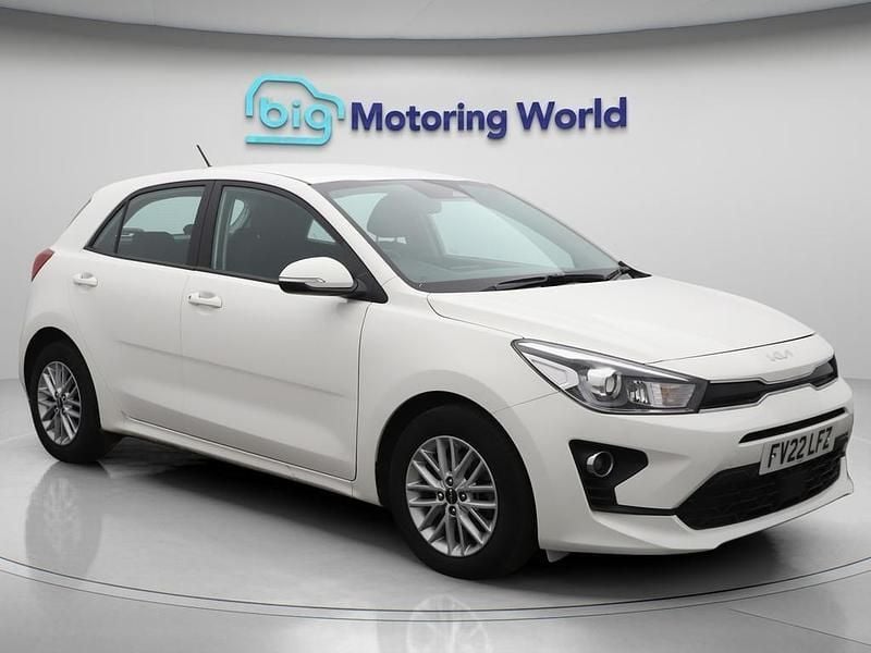 White Used 2022 Kia Rio 2 Hatchback | £10,850 (Fair price) - Image 1/4