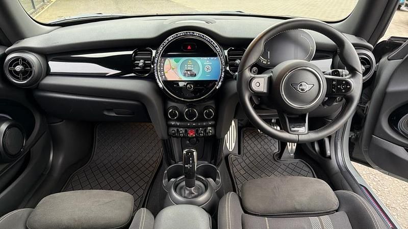 Used Mini Cooper S Sport 178 HP (130 kW) 2021 Moonwalk grey  Hatchback