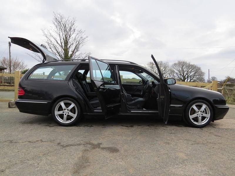 Used Mercedes E320 Avantgarde 2002 Black Estate