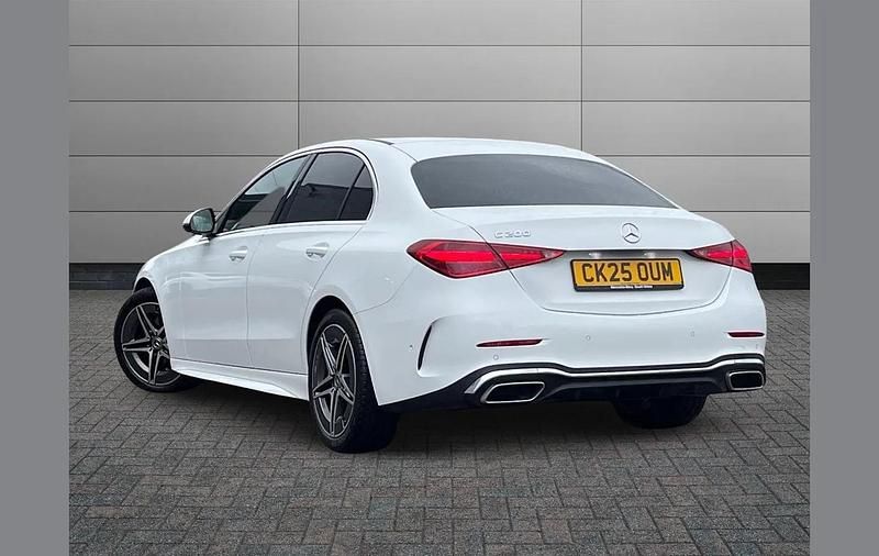 Usado Mercedes C200 AMG line 200 HP (147 kW) 2025 Branco Sedan