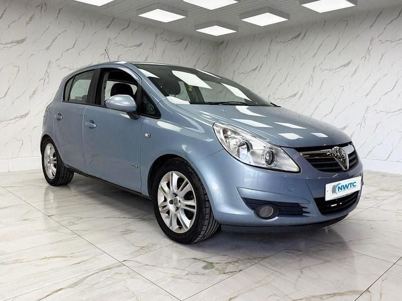 Used Vauxhall Corsa Design Edition 89 HP (65 kW) 2009 Blue Hatchback