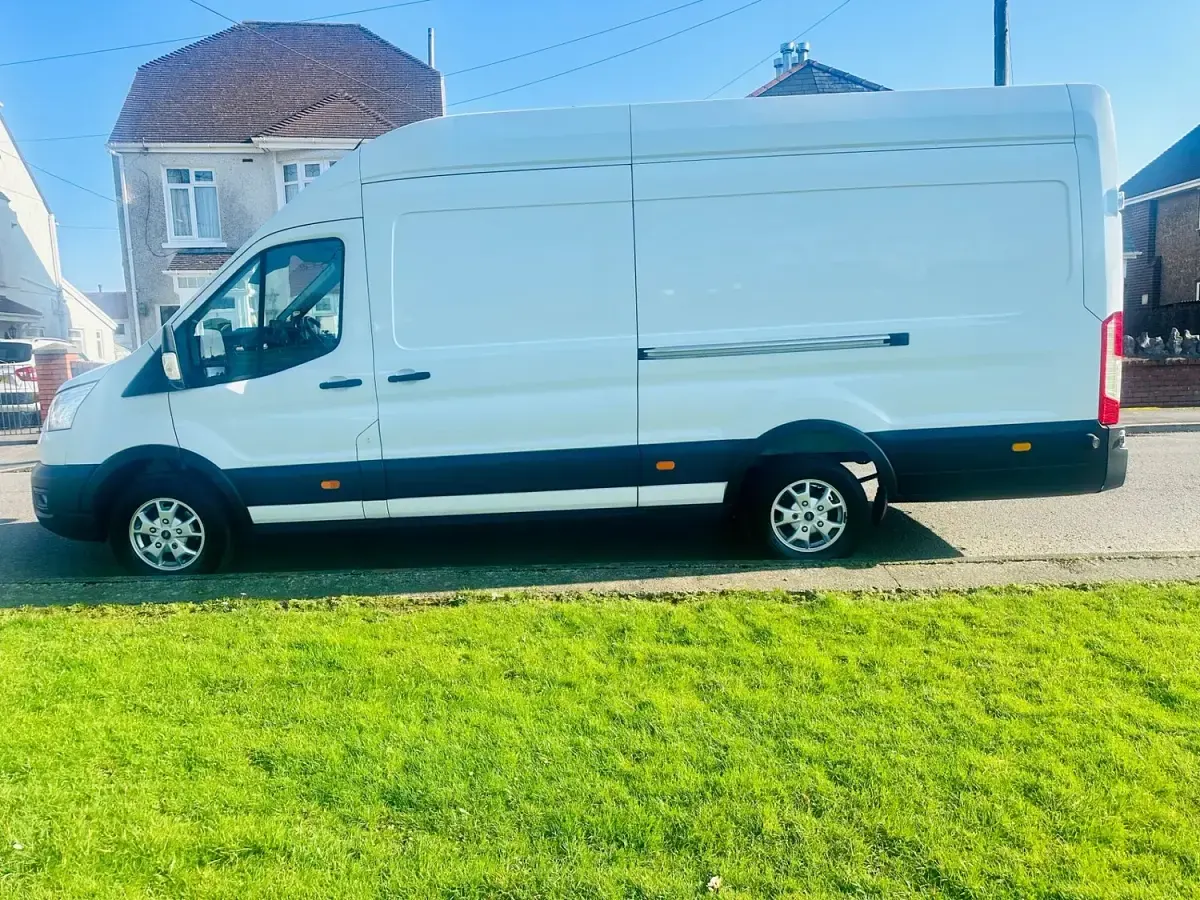 Used Ford Transit Trend 130 HP (95 kW) 2021 White Van