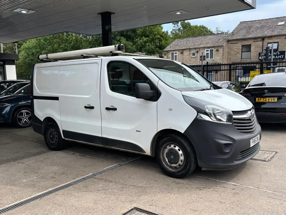 Used Vauxhall Vivaro S 2016 White