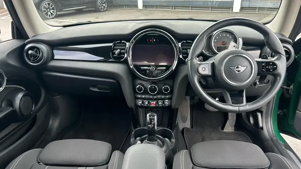 Used Mini Cooper S Classic 176 HP (129 kW) 2023 Green Hatchback