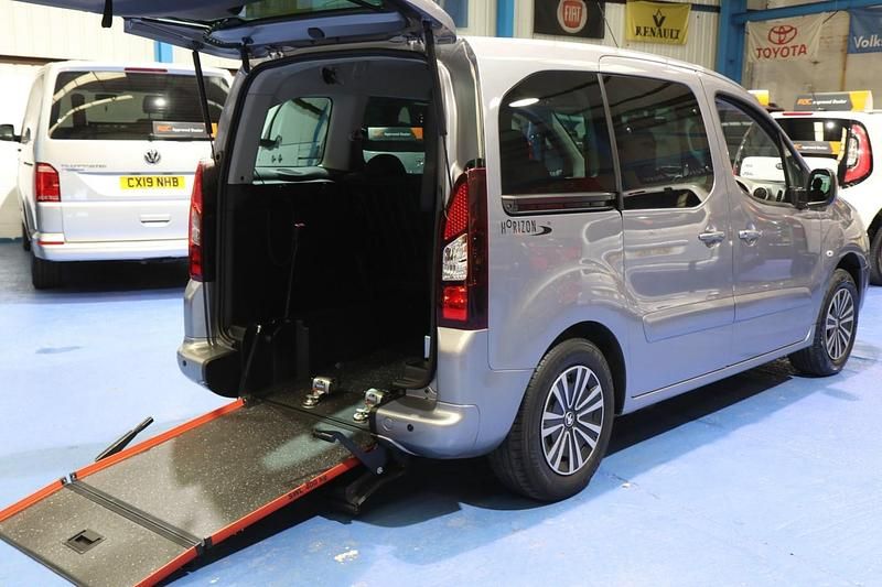 Used Peugeot Partner 2017 Grey MPV