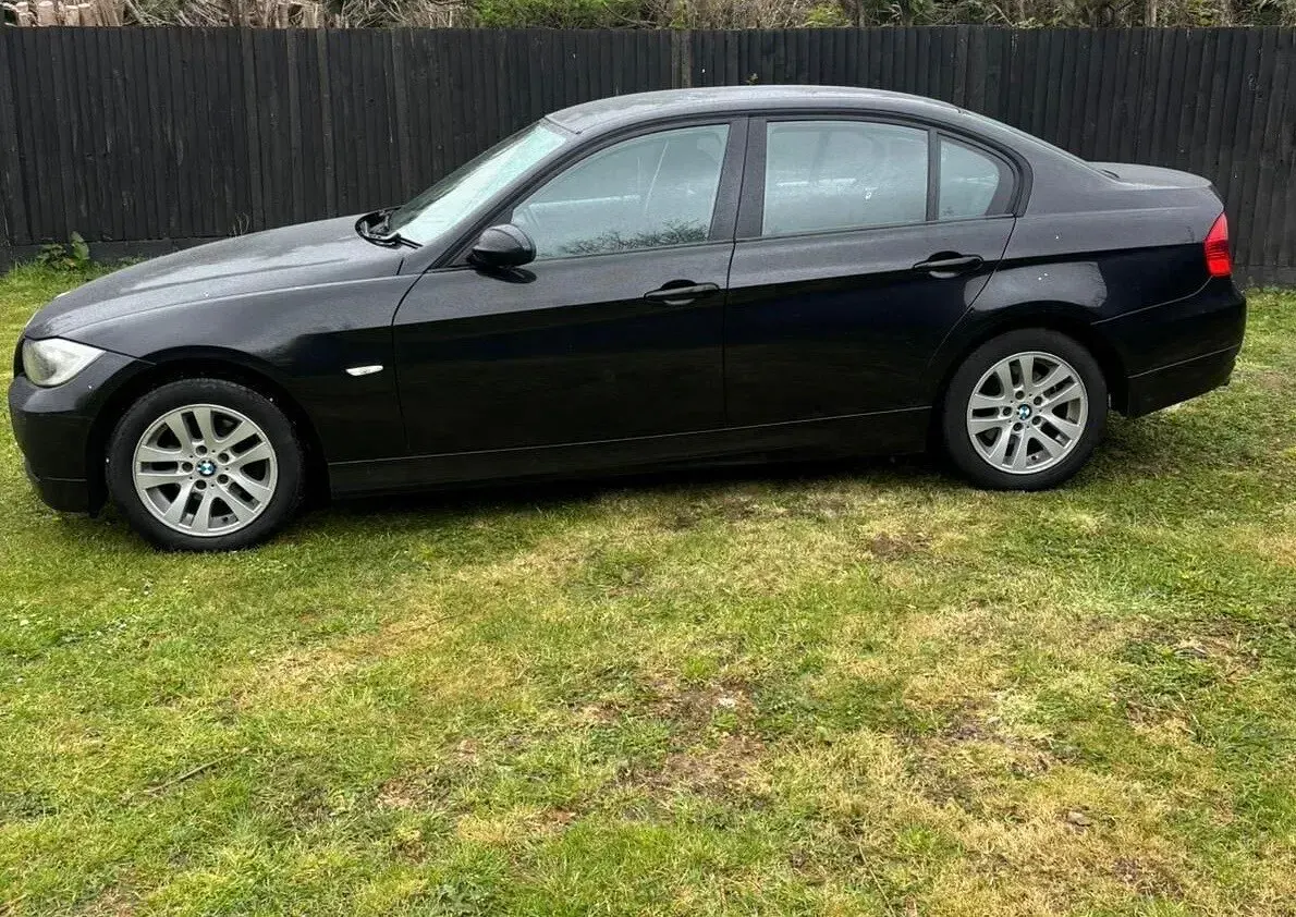 Used BMW 318 2007 Black Sedan