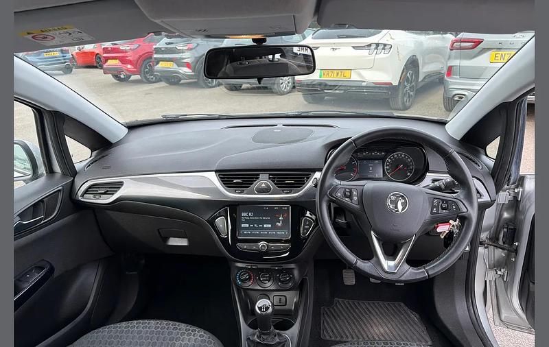 Used Vauxhall Corsa Design Edition 73 HP (53 kW) 2018 Silver Hatchback