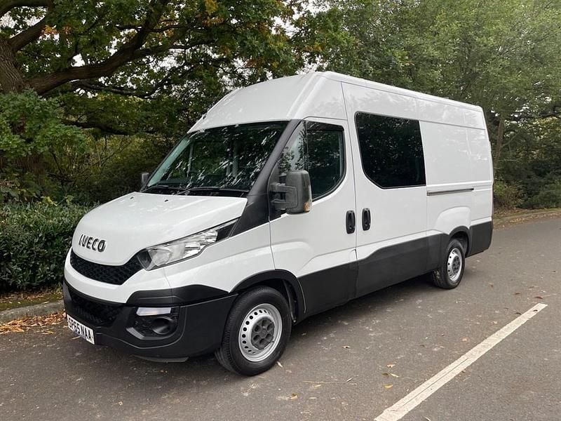 White Used 2015 Iveco Daily MPV | £8,999 - Image 1/4