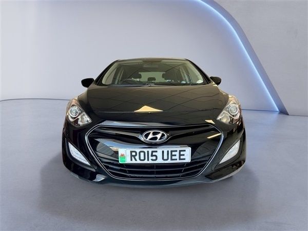 Black Used 2015 Hyundai i30 Classic Hatchback | £5,495 (Fair price) - Image 1/1