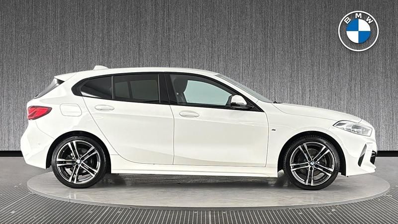 Used BMW 118 M Sport 138 HP (101 kW) 2019 White Hatchback