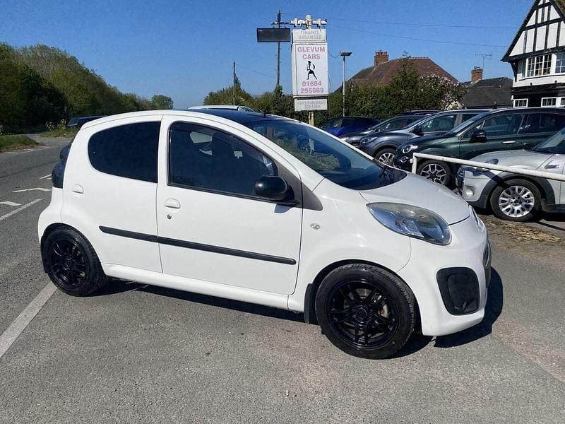 Used Citroën C1 Platinum 68 HP (50 kW) 2013 White Hatchback