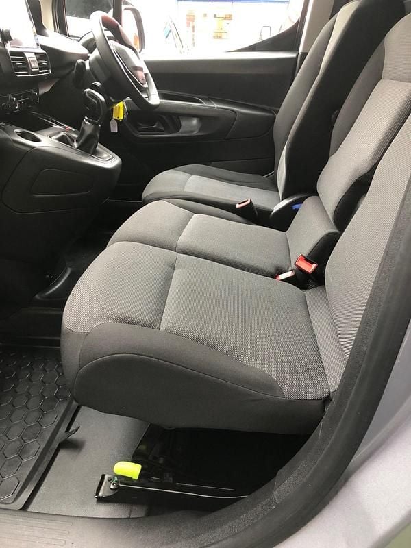Used Peugeot Partner 2019 Grey MPV
