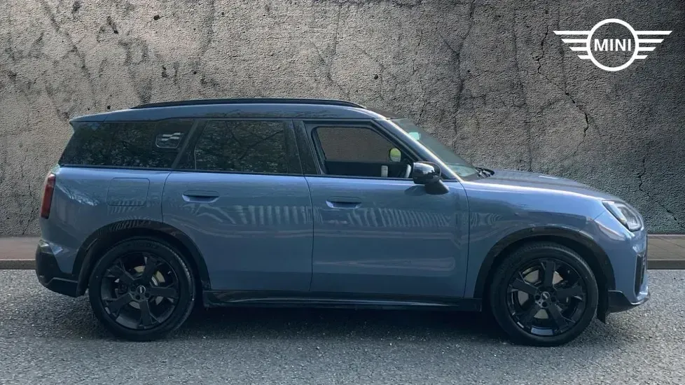 Używany Mini Countryman 215 KM (158 kW) 2025 Niebieski SUV